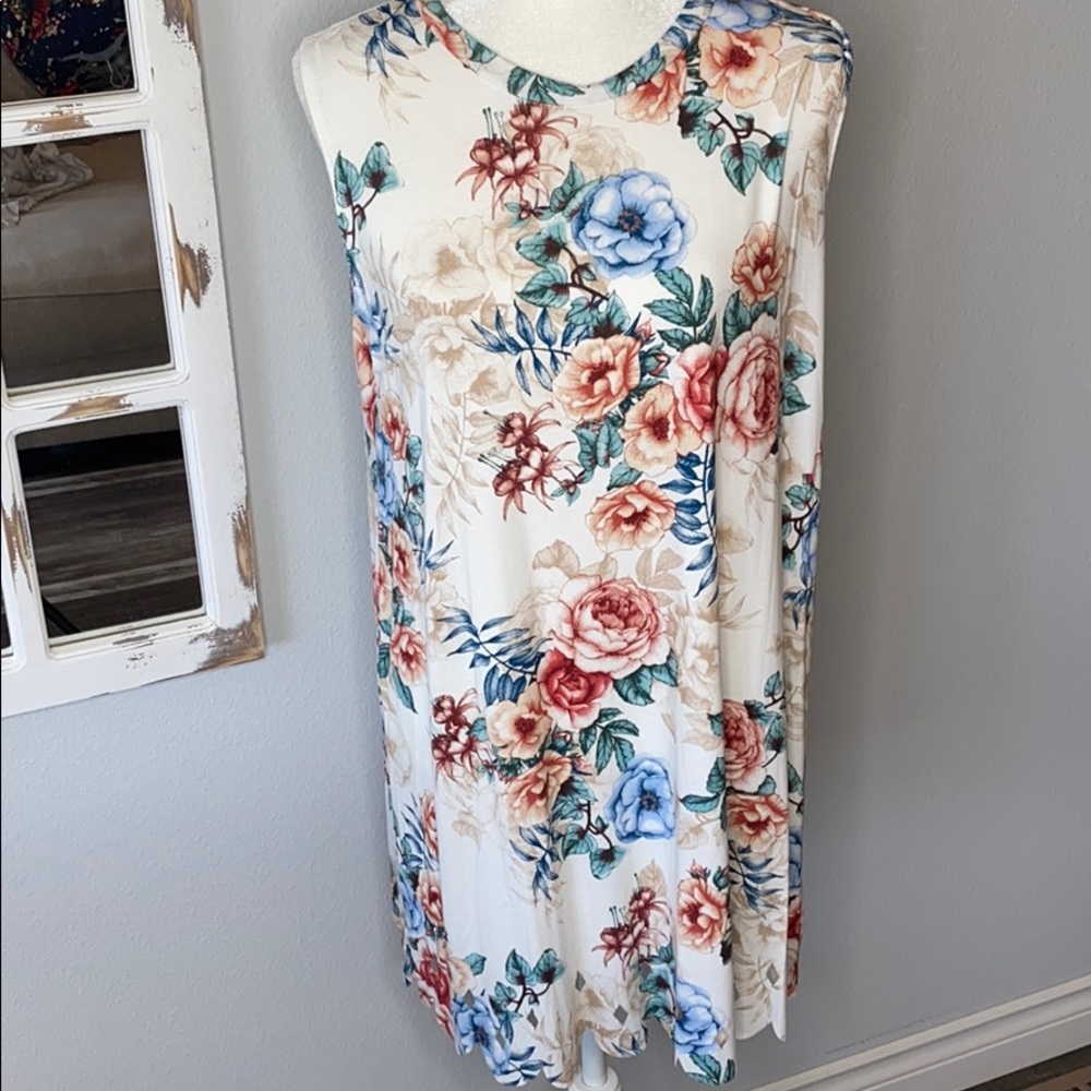 Scalloped Bottom Cream Floral Tank Top (Tunic)